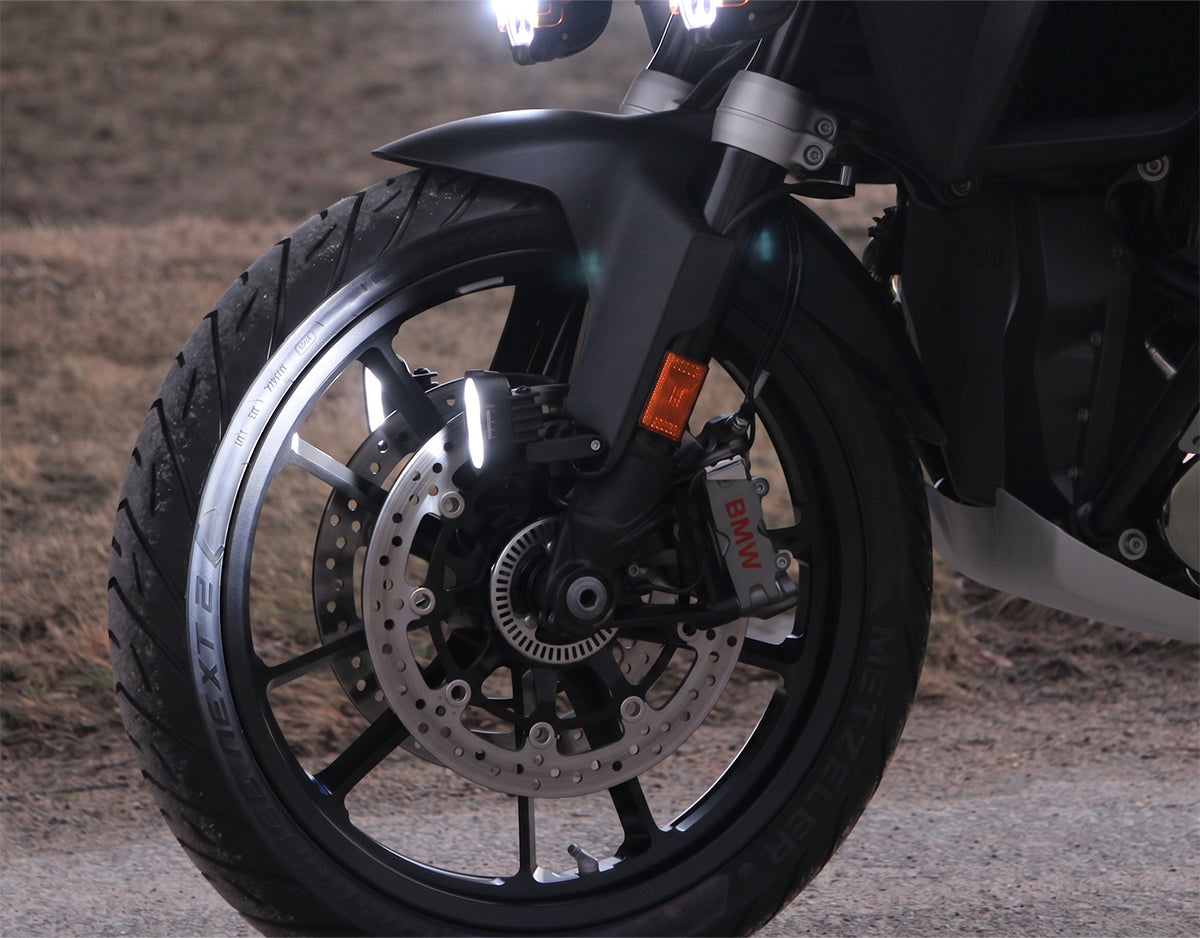 Zestaw świateł do jazdy na motocyklu montowanych na błotniku DL2 (przezroczyste, bursztynowe lub żółte)