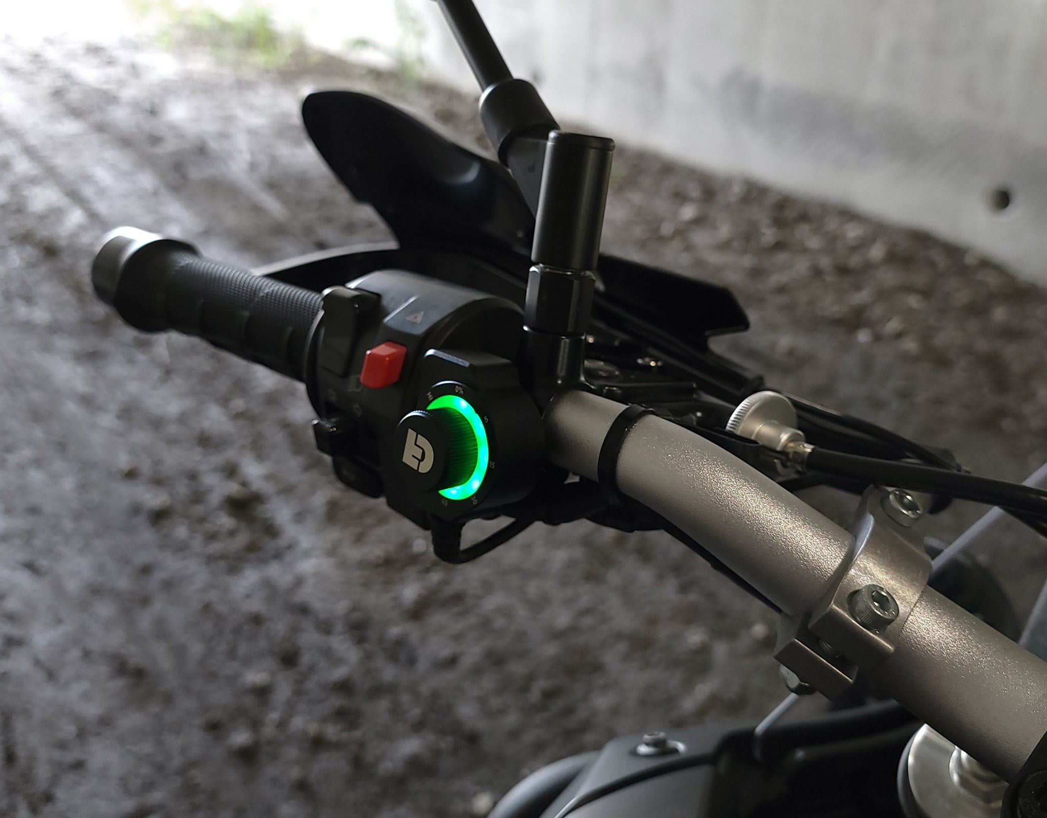 DENALI DialDim™ ライティングコントローラー | オートバイ、ATV、UTV用