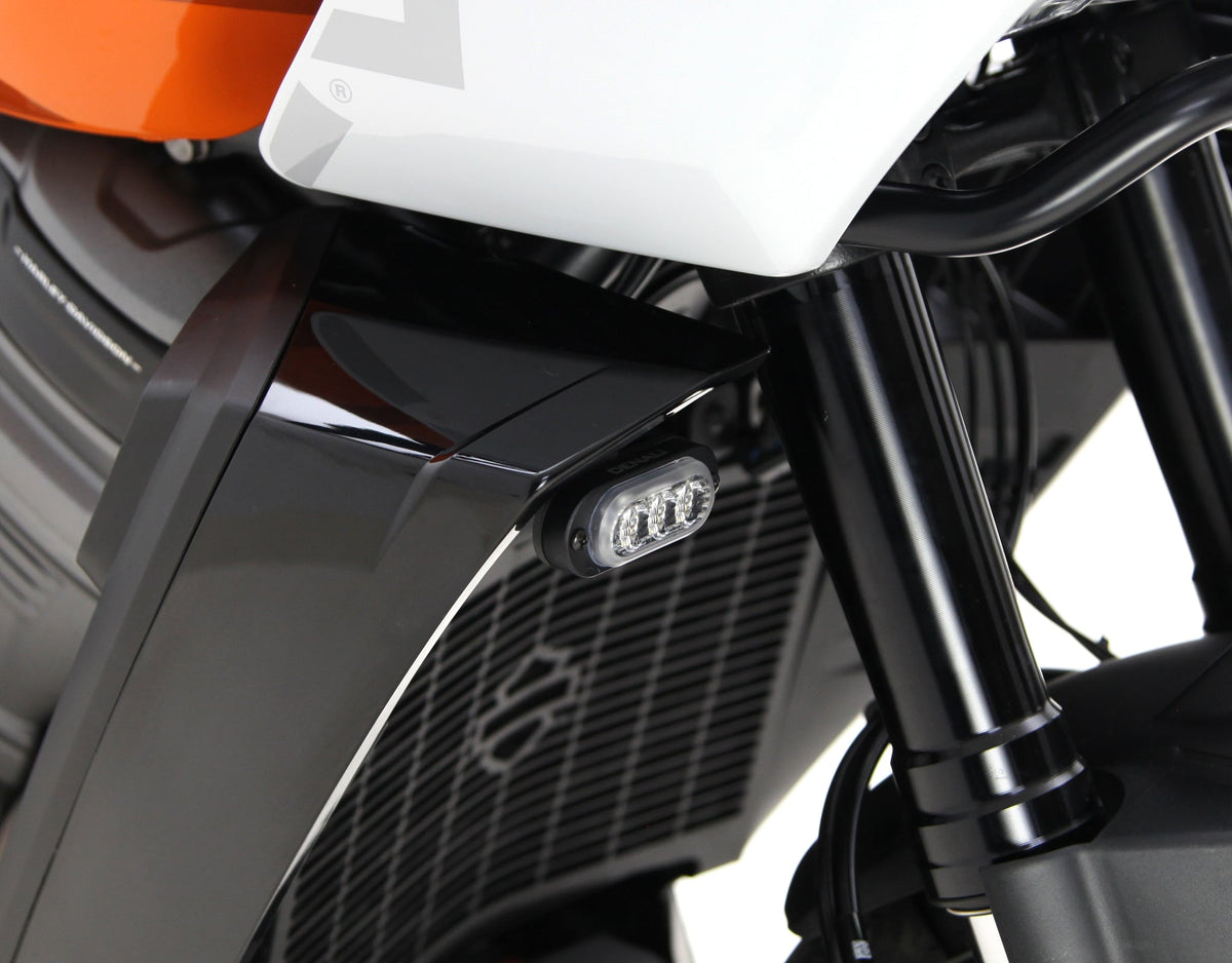 مجموعة ترقية إشارة الانعطاف الأمامية T3 للتوصيل والتشغيل لدراجة Harley-Davidson Pan America 1250