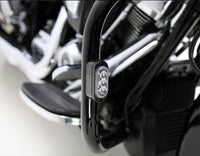 V-Twin Motor Koruma Montajlı T3 Ön Switchback LED Dönüş Sinyali Pod'u